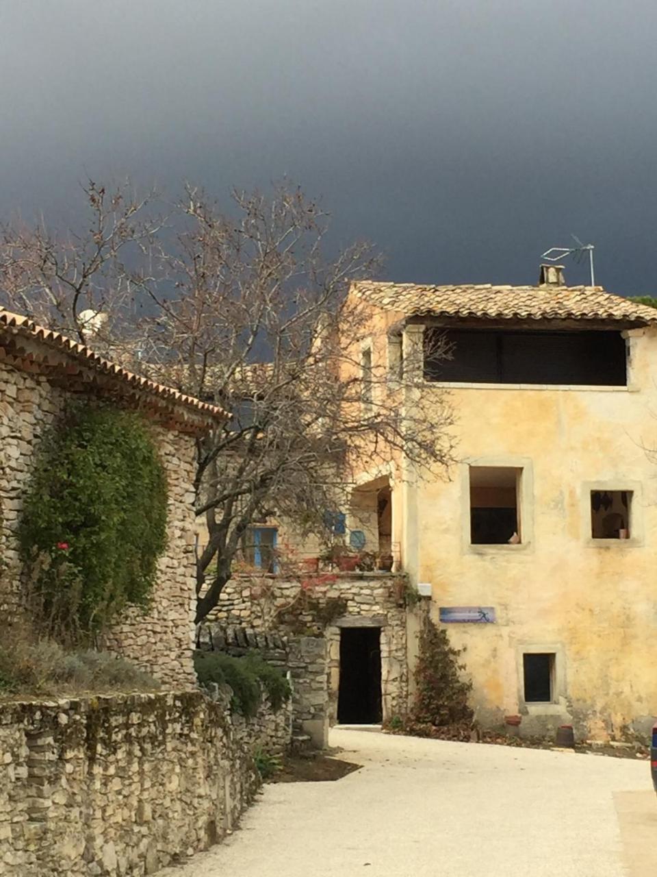 La Salamandre Bleue Villa Chantemerle-les-Grignan ภายนอก รูปภาพ